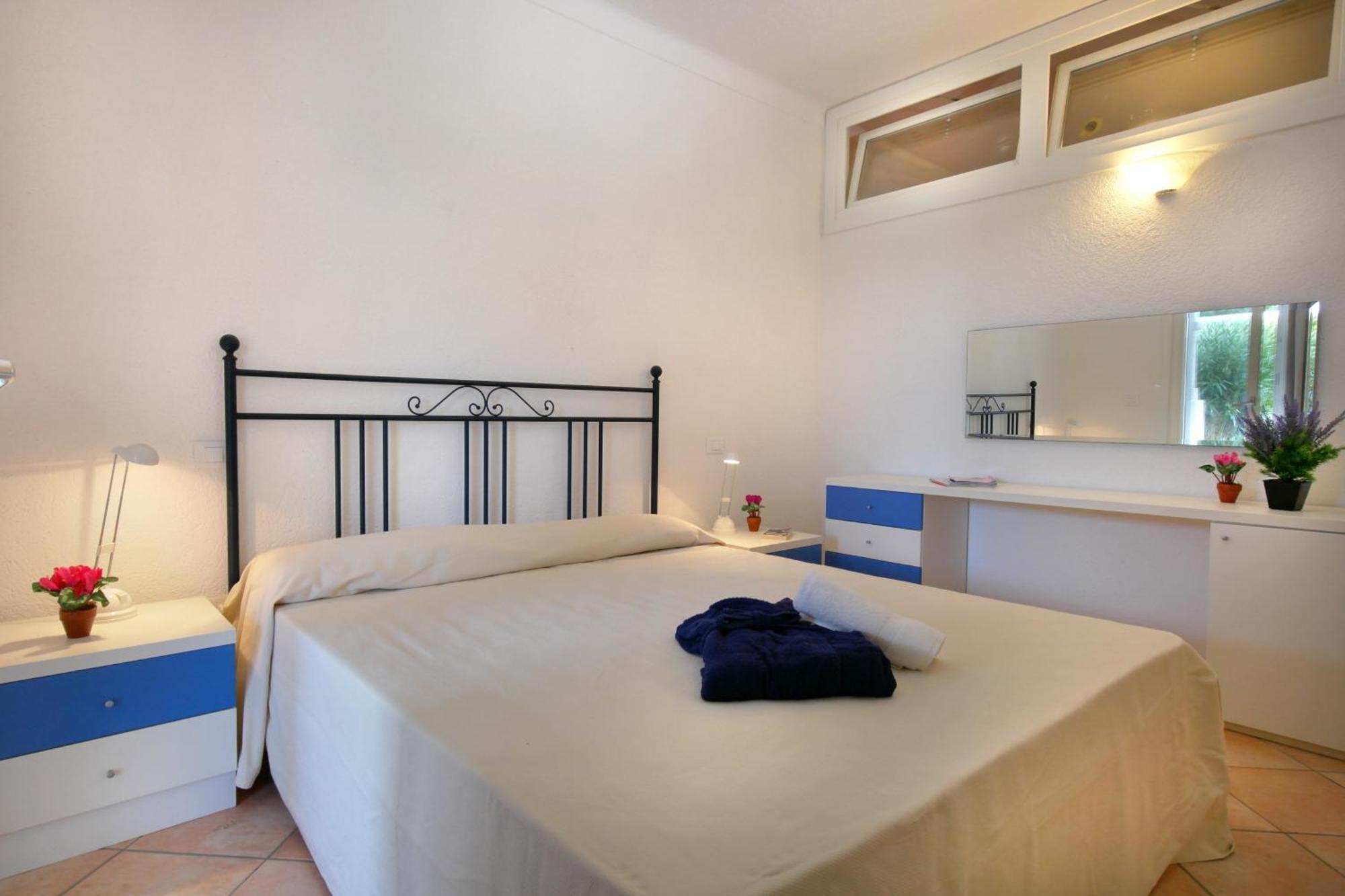 Perla Del Porto Apartments Santa Teresa Gallura Extérieur photo
